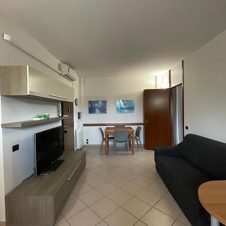 Pm 2 Via De Gasperi Guest House Роццано Екстер'єр фото