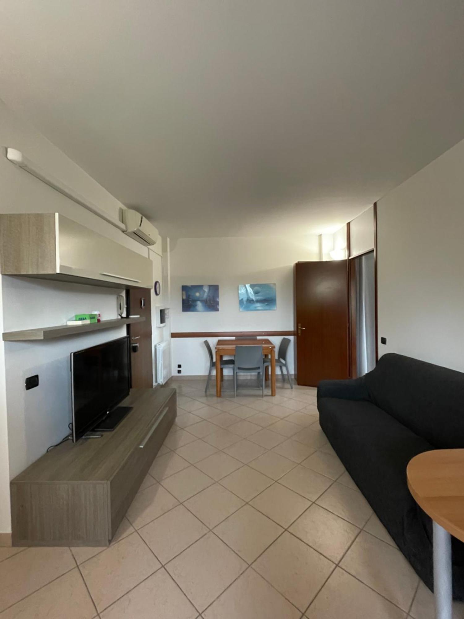 Pm 2 Via De Gasperi Guest House Роццано Екстер'єр фото